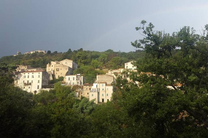 Location de vacances pour 5 personnes, avec jardin à Ville-di-Paraso