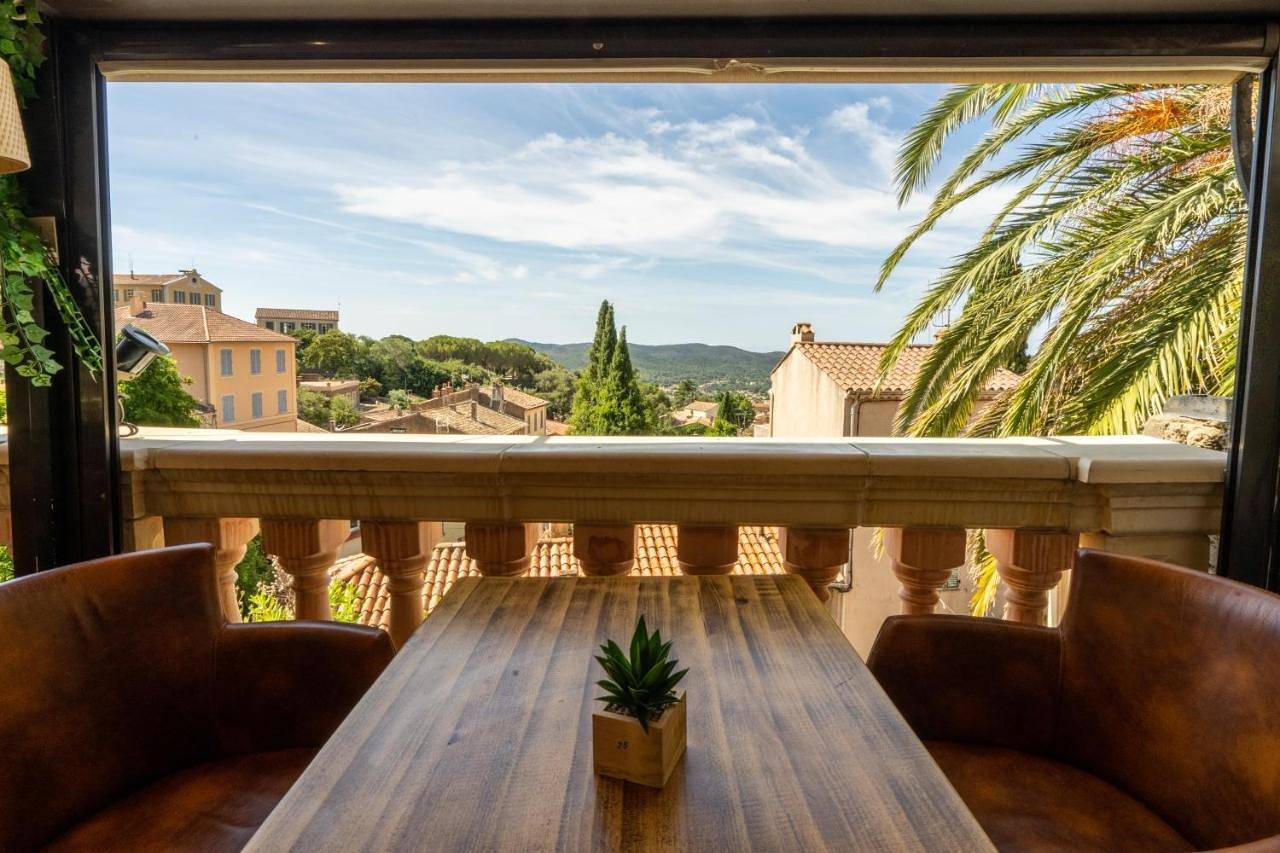 Hotel Restaurant Bellevue in Bormes-les-Mimosas, Parc national de Port-Cros
