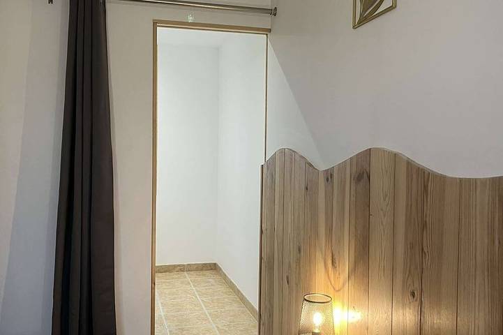 Location de vacances pour 2 personnes, avec terrasse dans Coglès - 2