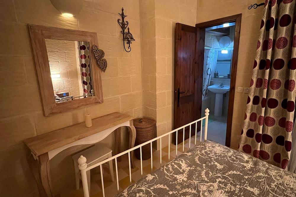 Dar Ta Nina Superbe villa familiale de luxe de 5 chambres. Climatisation de la piscine et Wifi in Xaghra, Gozo