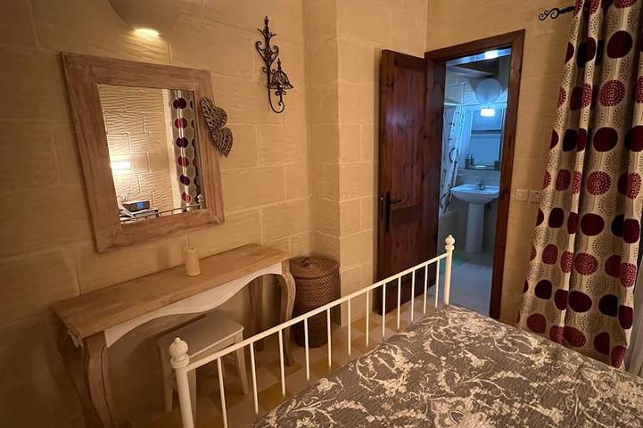 Dar Ta Nina Wunderschöne Luxus-Familienvilla mit 5 Schlafzimmern. Pool Klimaanlage und Wifi in Xaghra, Gozo