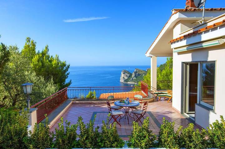 Casa vacanza per 4 persone, con balcone in Nerano
