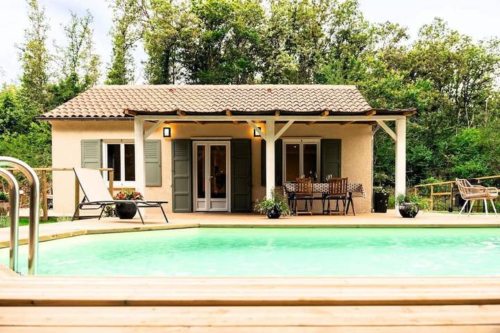Location de vacances pour 4 personnes, avec jardin à La Bachellerie