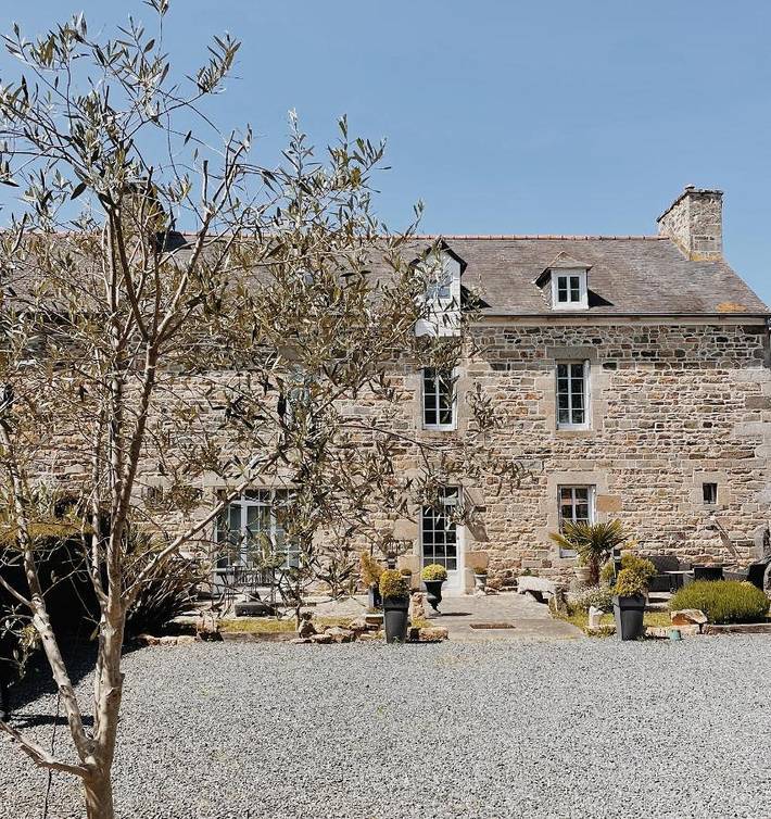 Gîte pour 2 personnes, avec Terrasse ainsi que Jardin et Vue à Lanvollon