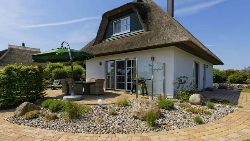 Ferienhaus für 8 Personen, mit Garten und Terrasse sowie Sauna und Whirlpool