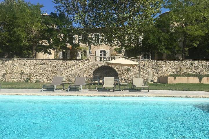 Château pour 16 personnes, avec Jardin dans le Gard