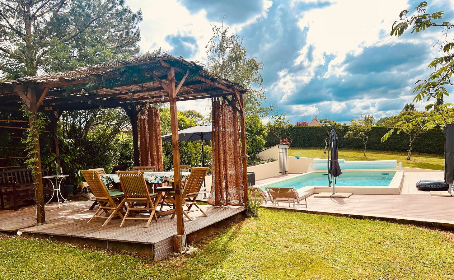 Maison de vacances 'Maison Joie De Vivre' avec vue sur la montagne, terrasse privée et Wi-Fi in Cénac-et-Saint-Julien, Périgord Noir