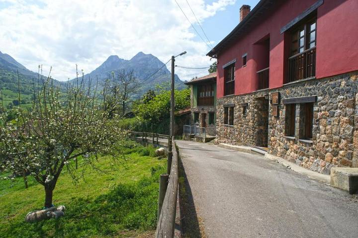 Apartamento para 2 personas, con Jardín y Vistas en Proaza