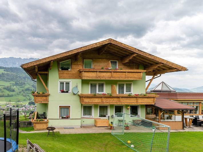 Hotel für 2 Personen, mit Balkon und Terrasse sowie Garten und Pool in Pruggern