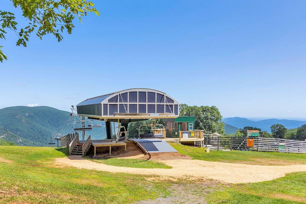 Ganze Wohnung, Neu auf dem Markt: Ski in Ski out @ Wintergreen Resort in Blue Ridge Parkway, Wintergreen