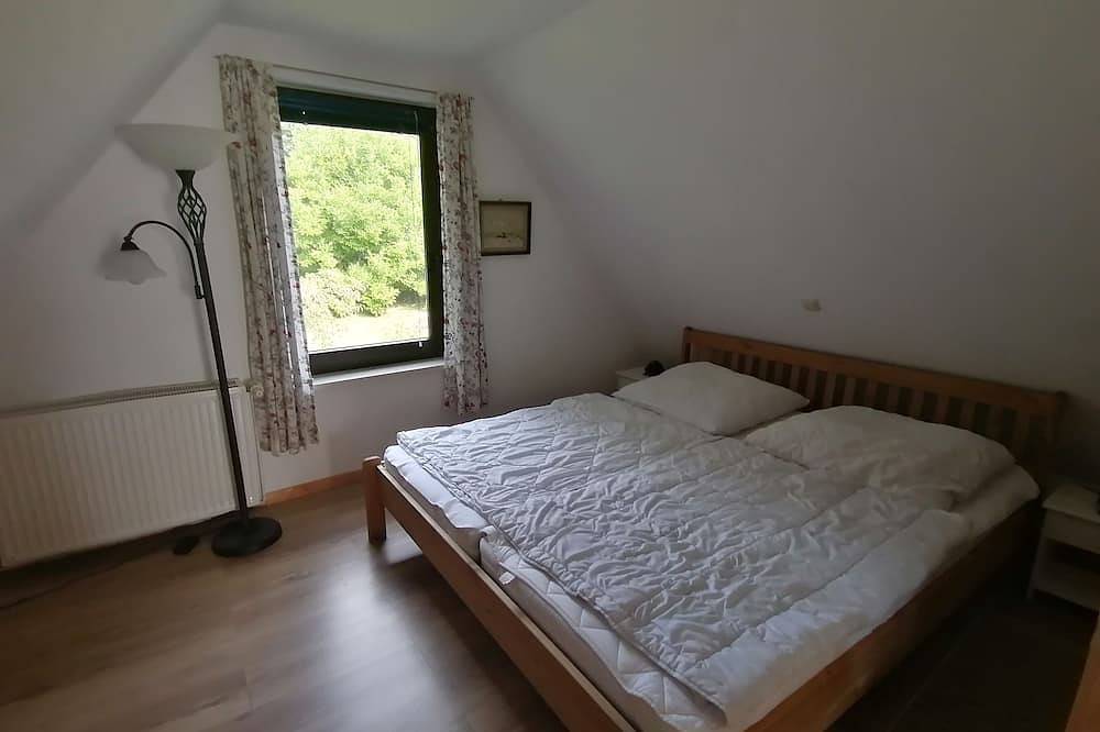 Gemütliches, ostseenahes Ferienhaus am Naturschutzgebiet für bis zu 4 Personen in Ahrenshagen-Daskow, Vorpommern-Rügen