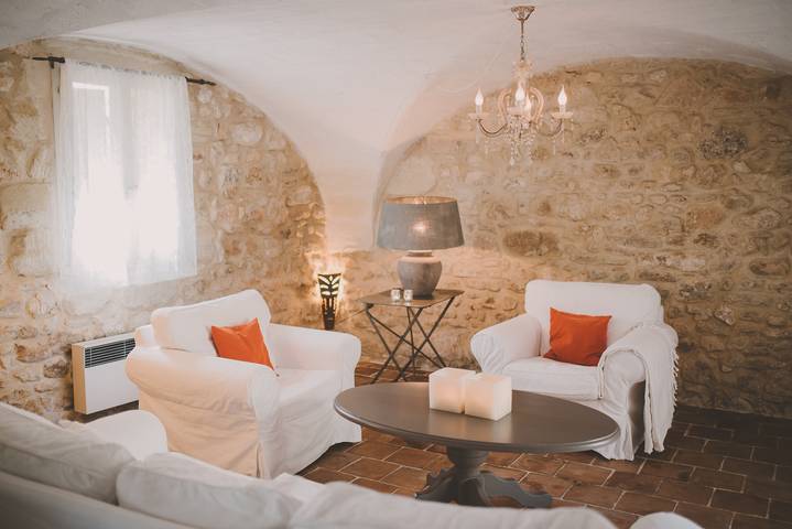 Gîte pour 6 personnes, avec sauna et piscine à Arpaillargues-et-Aureillac - 2