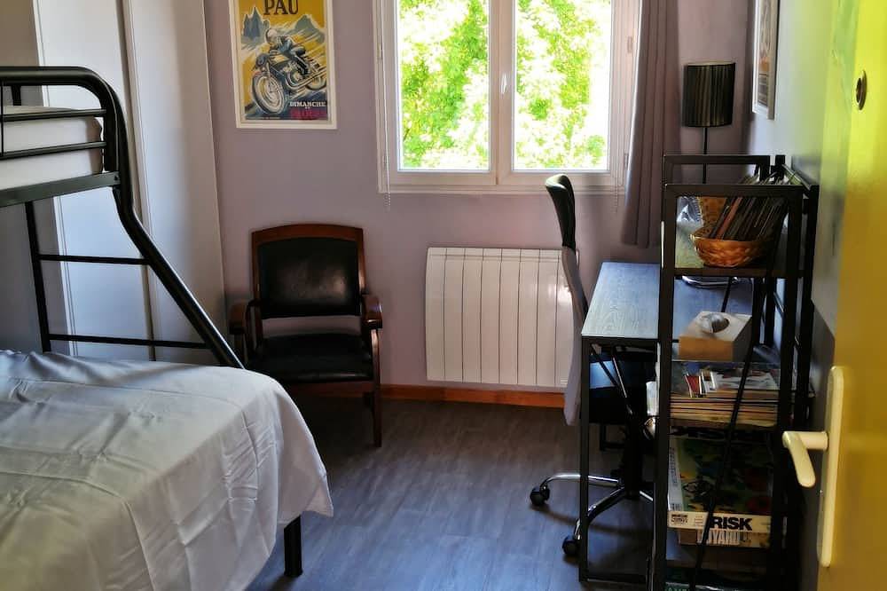 Pau, Gîte meublé classé, indépendant, séjour au calme in Pau, Béarn