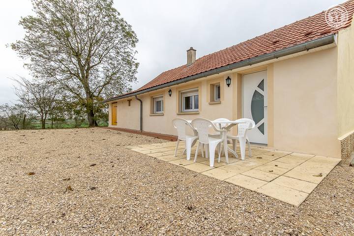 Gîte pour 4 personnes, avec terrasse et jardin dans Frontenard