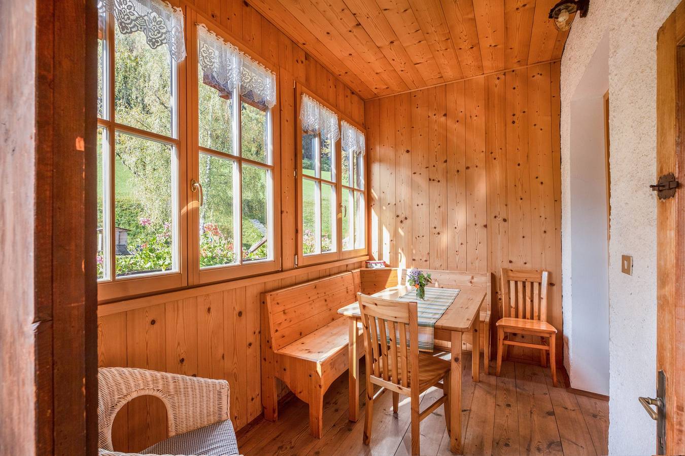 Entire apartment, 'Apartment Abendsonne' with Balcony & Wi-Fi in Trodena nel Parco Naturale, South Tyrol