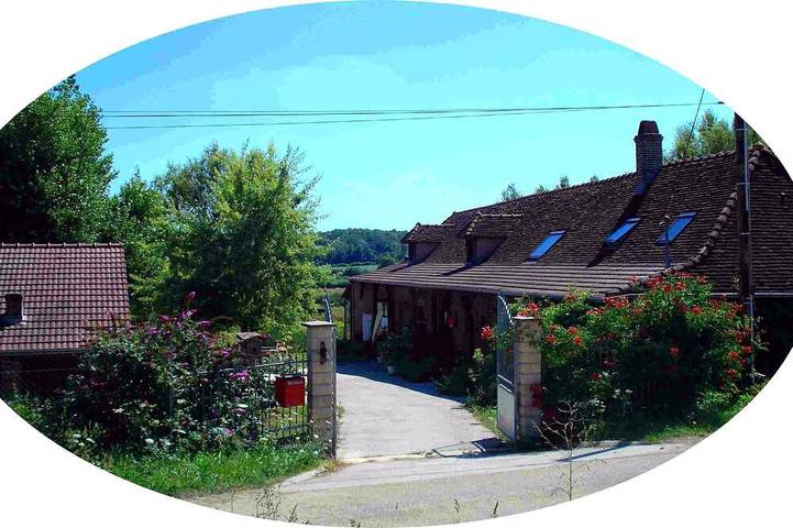 Gîte pour 6 personnes, avec jardin, animaux acceptés à Sainte-Croix (Saône-et-Loire)