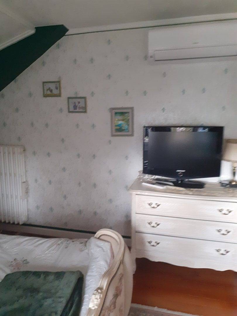 Chambre confortable avec vue sur le jardin, parking et bain à remous in Saint-Siméon-de-Bressieux, Isère