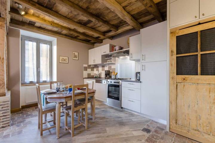 Location de vacances pour 4 personnes, avec piscine ainsi que terrasse et jardin à Estissac - 3