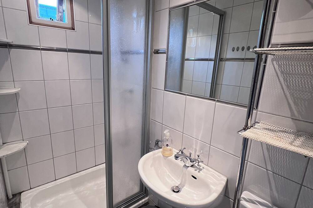 Bungalow in ruhiger Lage für Hundefreunde - Wintergarten - fußläufig zum Strand in Renesse Strand, Renesse