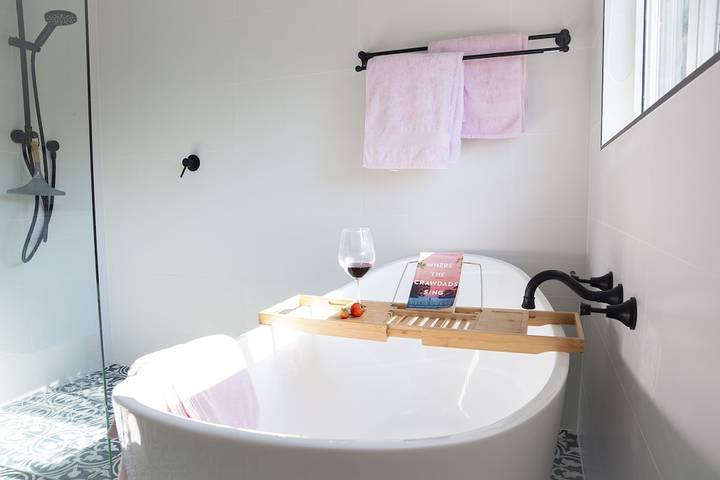 Holiday home for 10 people, with hot tub and garden in New South Wales