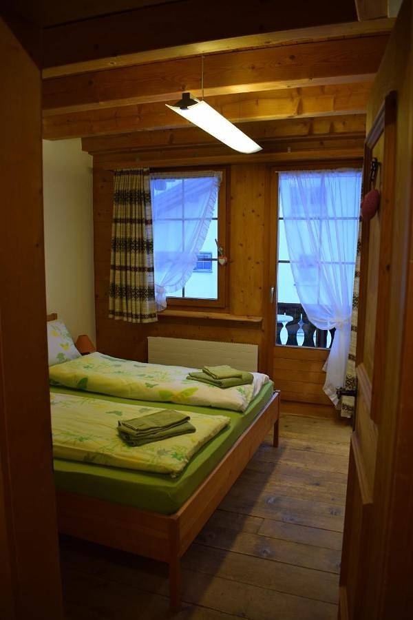 Chambre d’hôte pour 3 personnes, avec vue sur le lac ainsi que vue et jardin