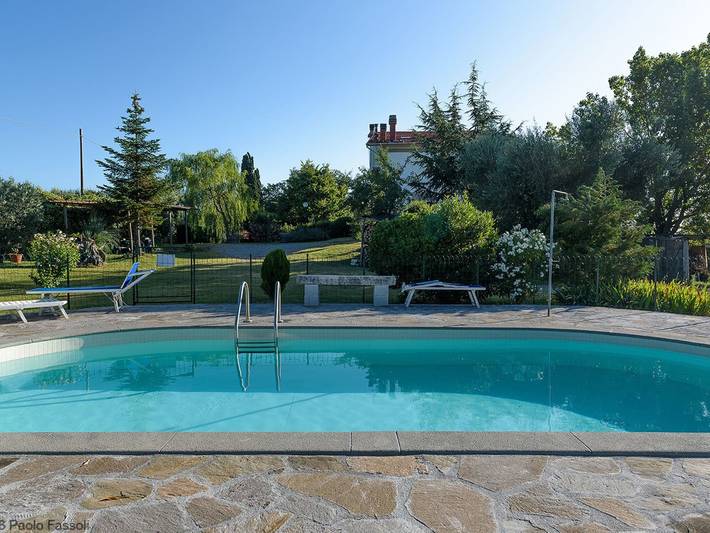 Agriturismo per 5 persone, con piscina e giardino a Castel del Piano