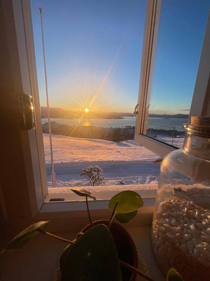 Ferienhaus für 11 Personen, mit Garten und Ausblick in Stord