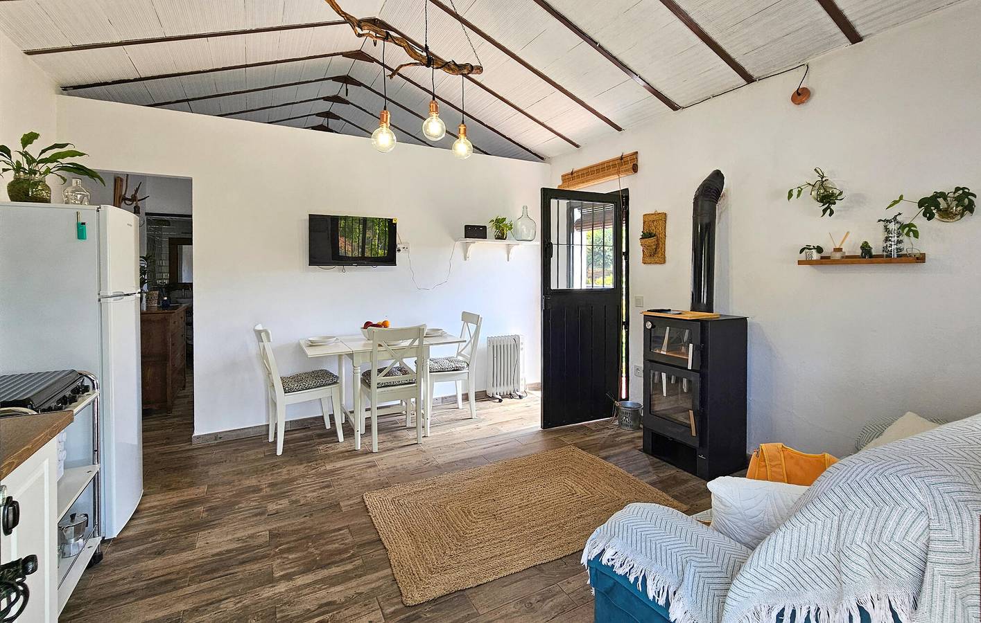 Encantador apartamento con piscina y terraza cerca de los lugares de interés de Yunquera in Yunquera, Sierra de las Nieves