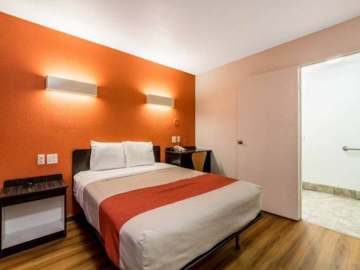Apartamento entero, 1 Rey|Mob Acc|Ri Shwr|Nsmk in New Orleans, Lake Pontchartrain