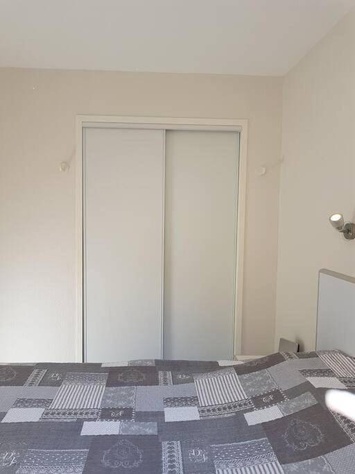 Geheel appartement, Two-Bedroom Apartment in Le Dramont, Saint-Raphaël