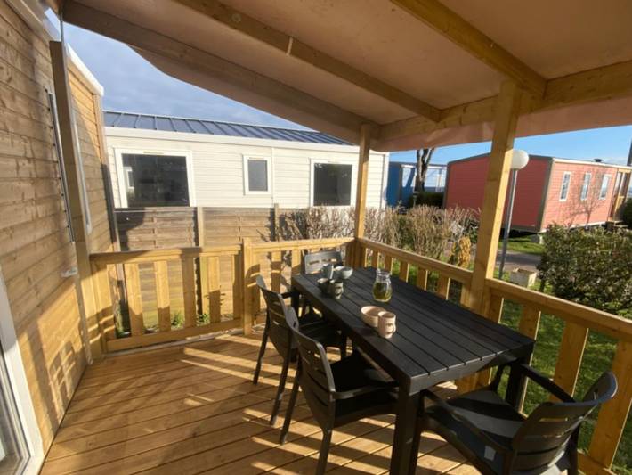 Camping pour 4 personnes, avec terrasse à Dolus-d'Oléron