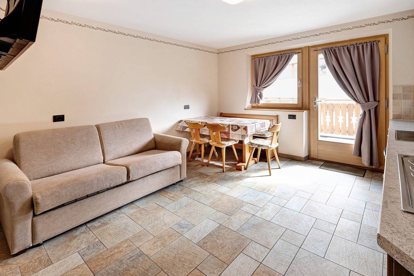Ganze Wohnung, Haustierfreundliche Ferienwohnung 'Sandra Casa Claudia' mit Bergblick in Livigno, Nationalpark Stilfser Joch