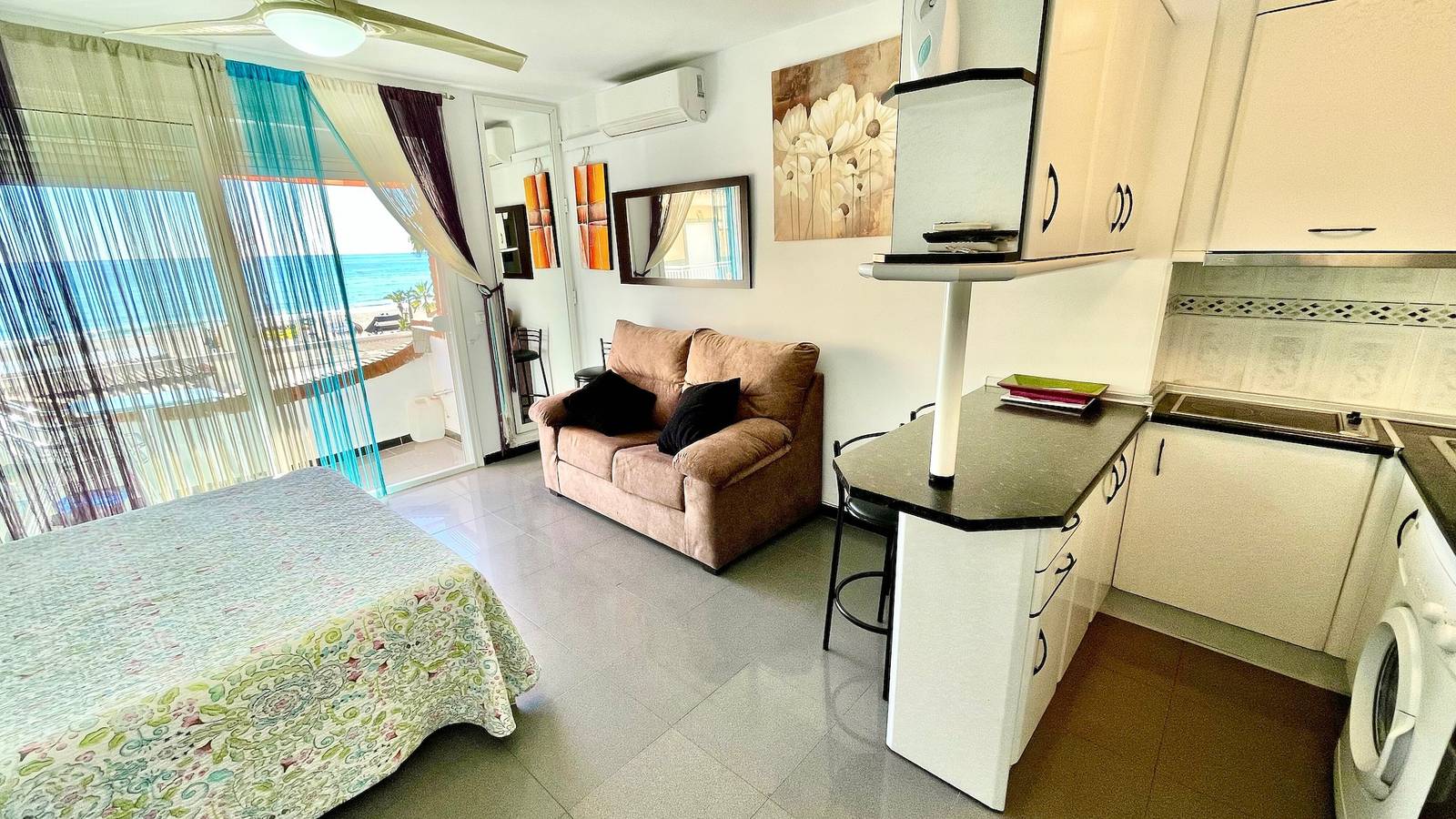 Bulto Carihuela direct aan het strand met zeezicht & balkon, foto 9