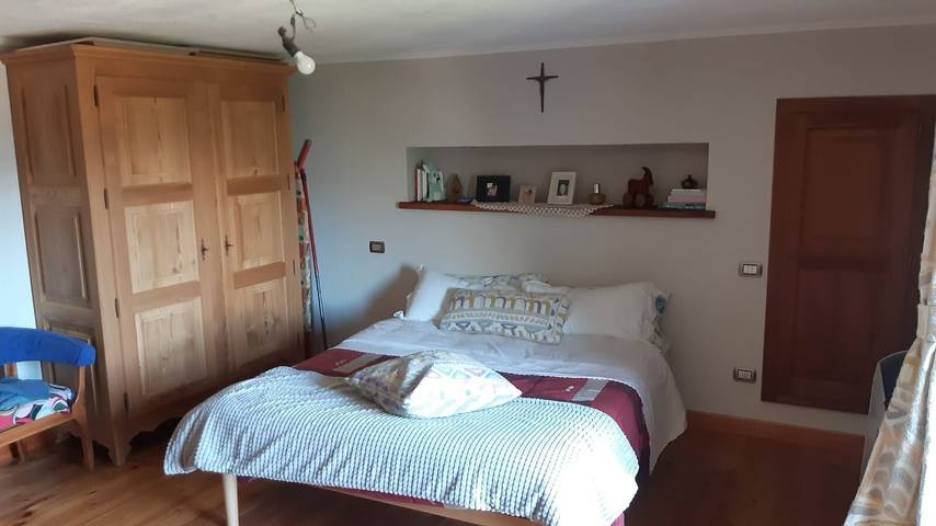 Apartamento entero, Apartamento 'Maison Erica - Ozein' con vistas a la montaña y terraza privada in Ozein, Comune di Aymavilles