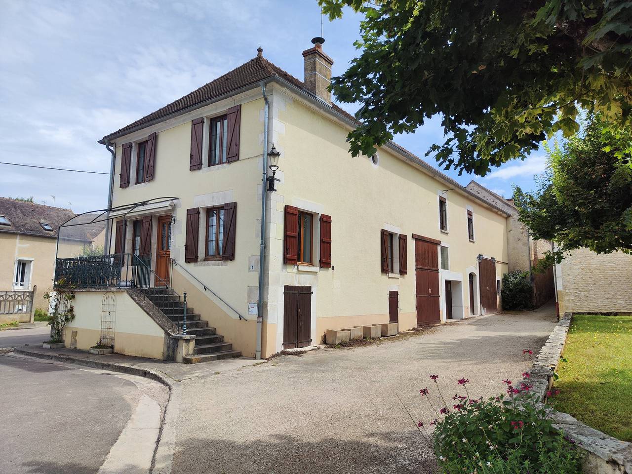 Gîte Osteïs, grande bâtisse bourguignonne pour 15 personnes à Vincelottes in Vincelottes, Région d'Auxerre