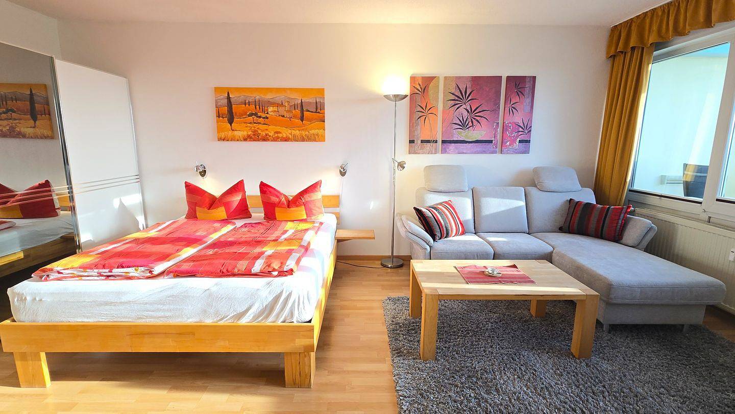 Ganze Wohnung, Ostsee Ferienwohnung Sonne, Strand und Meer mit Weitblick über die Kieler Förde in Holm, Schönberg