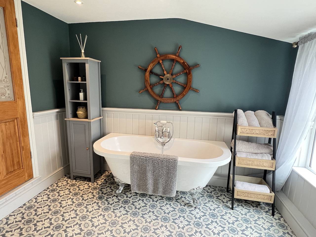 Refurbished Victorian Villa- Free Parking- Sleeps6 in Bury St Edmunds, Suffolk