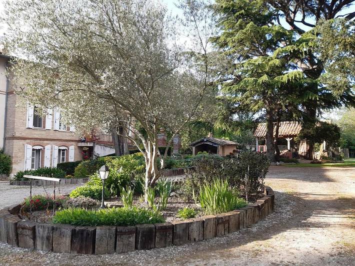 Gîte pour 2 personnes, avec terrasse et piscine ainsi que jardin et vue à Coufouleux - 3