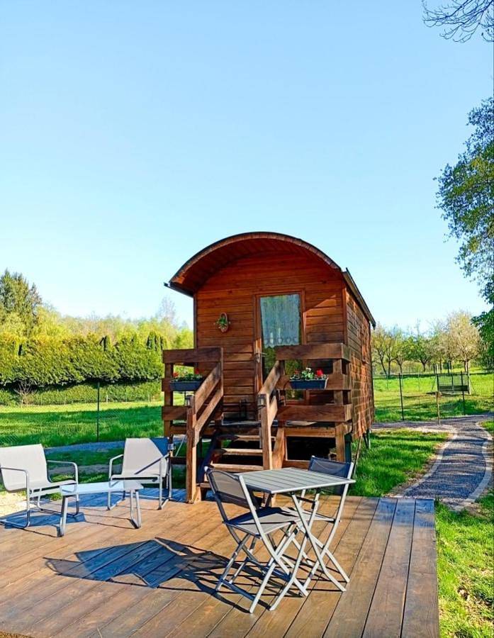 Camping pour 2 personnes, avec Balcon et Terrasse ainsi que Jardin et Vue