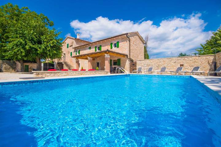 Villa für 7 Personen, mit Garten und Pool in Istrien