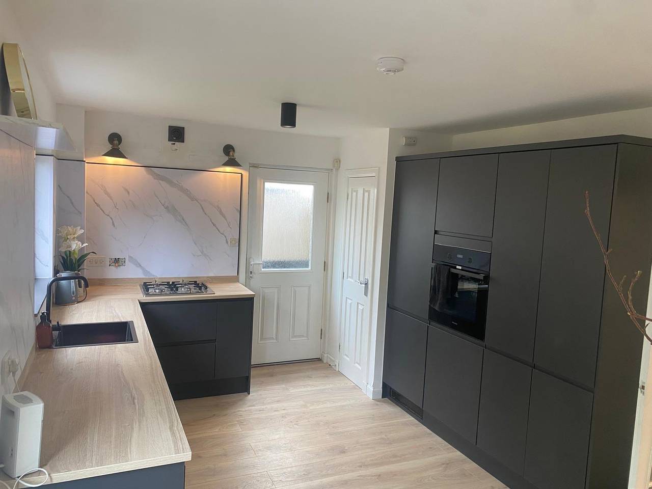 Modern 3 bed home by Glasgow airport in Renfrewshire