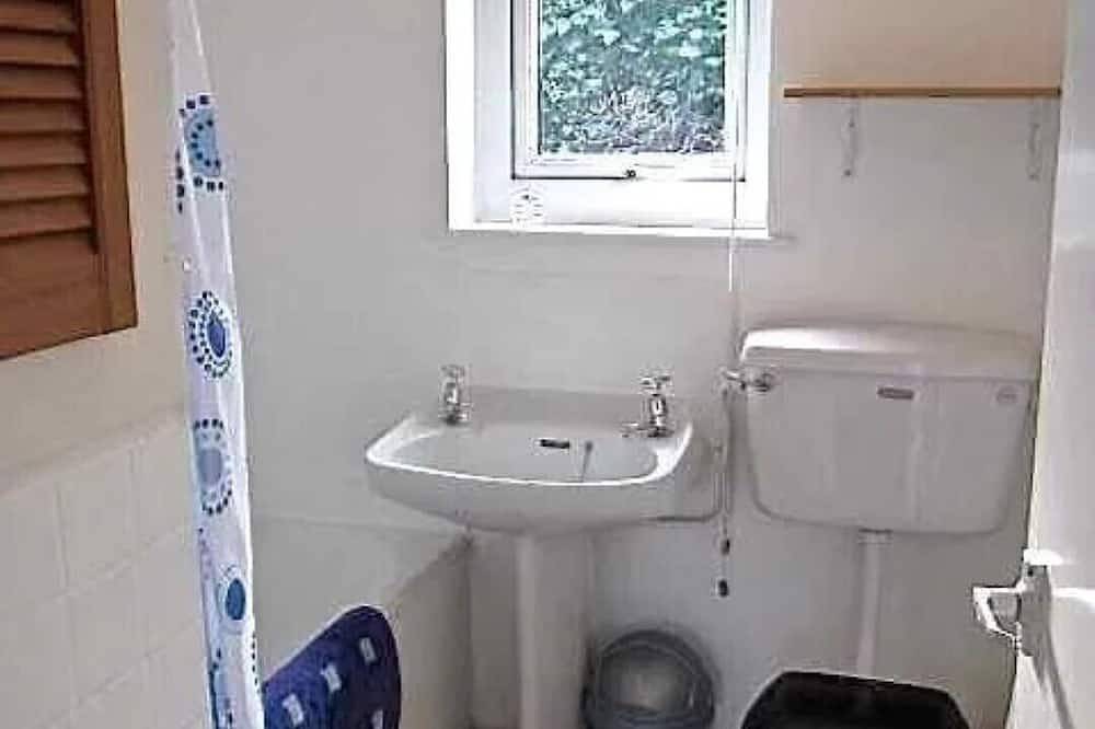 Cozy little bungalow - the perfect base for a beach/surfing holiday for 4 people in St Minver Lowlands, Pentire Point - Widemouth