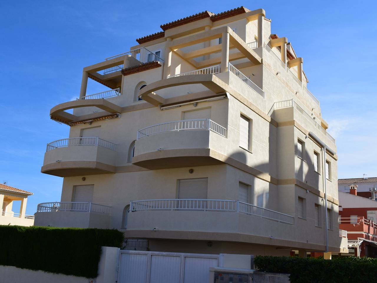 Apartamento entero, Casa familiar en Oliva con piscina compartida cerca de la playa, ideal para 7 personas in Oliva, Costa de Valencia