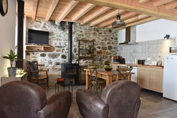 Gîte pour 4 personnes, avec jardin à Siguer