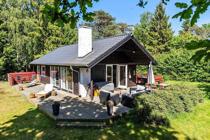 Ferieudlejning for 4 personer, med Terrasse og Have i Ebeltoft