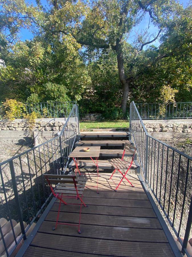 Gîte pour 2 personnes, avec jardin et sauna ainsi que piscine et vue à Saint-Marc-Jaumegarde - 3