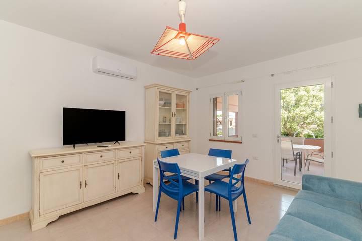 Appartamento intero, Appartamento 'Villino San Teodoro' con Terrazza Privata, Giardino e Aria Condizionata in San Teodoro, Olbia-Tempio