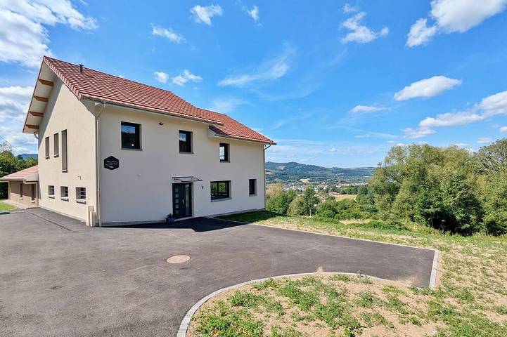 Gîte pour 11 personnes, avec Jardin à Fraize