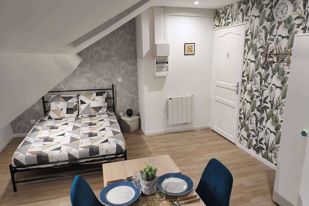 Ganze Wohnung, Chic Studio with Parking in Charleville-Mézières in Charleville-Mézières, Ardennen