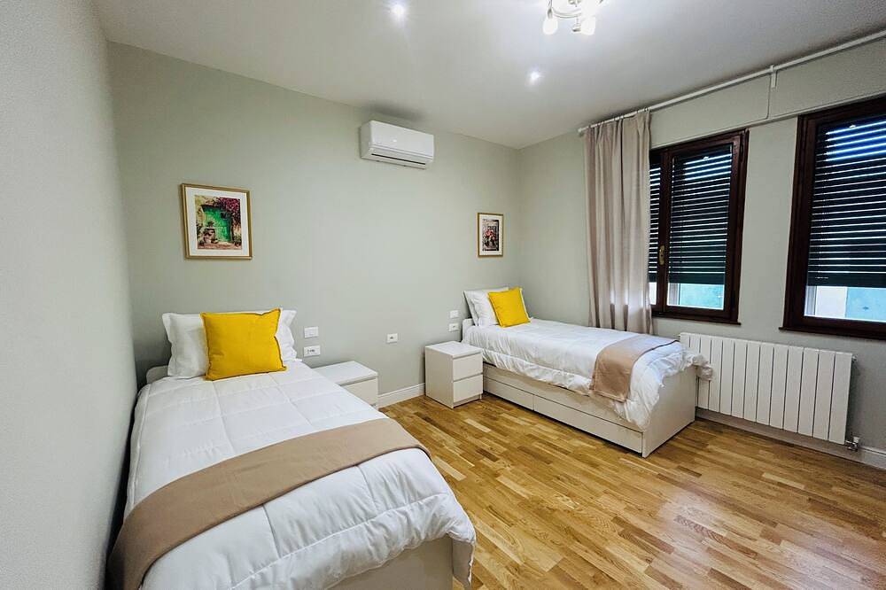 Appartamento intero, Where Elegance Meets Comfort in Terme in Montegrotto Terme, Colli Euganei